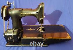 Antique 1953 SINGER 221- Featherweight Sewing Machine Case Pedal BEAUTY
