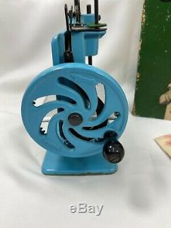 Antique 1954-1957 SINGER SEW HANDY Model 20 Pale Blue Sewing Machine