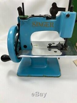Antique 1954-1957 SINGER SEW HANDY Model 20 Pale Blue Sewing Machine