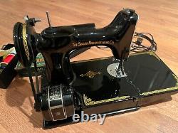 Antique 1955 Singer Sewing Machine Featherweight Model 221 1 Ser# Aj365218