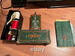 Antique 1955 Singer Sewing Machine Featherweight Model 221 1 Ser# Aj365218