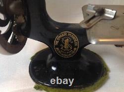 Antique Black Singer Sewing Machine Manufacturing Miniature with Metal Tag