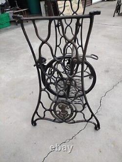 Antique Cast Iron Singer Treadle Sewing Machine Base