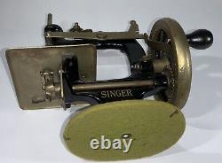 Antique Childs Singer Sewing Machine Cast Iron Hobby Miniature