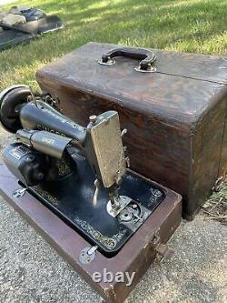 Antique Electric Singer Sewing Machine withWood Carrying Case Box