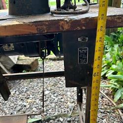 Antique Industrial Singer Sewing Machine No. 31-15 Foot Pedal Wooden Table Motor