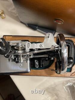 Antique Mini Singer Sewing Machine Hand Crank, Child Table Top Model 20