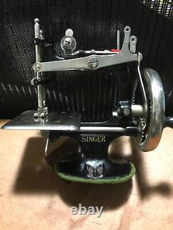 Antique Mini Singer Sewing Machine Salesman's Sample with Carry Box