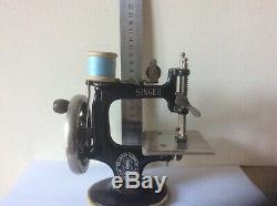 Antique Miniature Singer Childs Sewing Machine