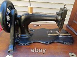 Antique New Family 12 Fiddle baseSinger sewing machine in original condition