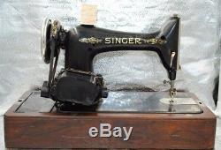 Antique Old Vintage 1926 99k Singer Sewing Machine Beautiful with case
