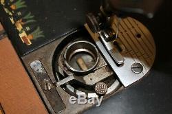 Antique Old Vintage Hand Crank Singer sewing machine Model 66K Y1045595