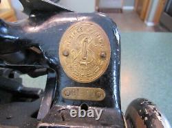 Antique Original 1913 Singer Sewing Machine Model 81-10 Overlock Model #139316