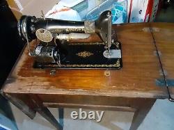 Antique Original Singer Sewing Machine/ Year 1912 Serial # G3207247