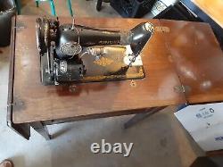 Antique Original Singer Sewing Machine/ Year 1912 Serial # G3207247