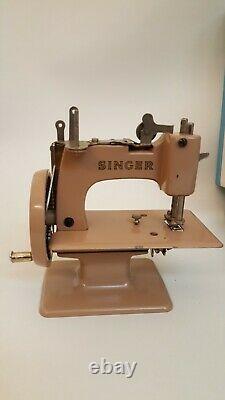 Antique SINGER Child Sewhandy 1953 No. 20 Sewing Machine Carrying Case sew handy