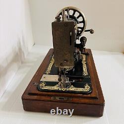 Antique SINGER Hand Crank Sewing Machine 1906 Great Britain