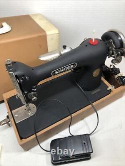 Antique SINGER Portable Electric Sewing Machine G3928676 w Light and Case1900's
