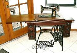 Antique SINGER RED EYE Treadle Sewing Machine Vintage 1911 in Oak Cabinet