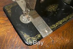 Antique SINGER SEWING MACHINE & Treadle OAK table cabinet