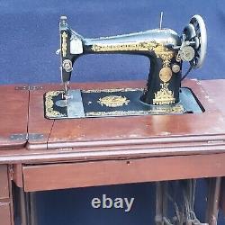 Antique SINGER Treadle Sewing Machine. AC Series. In Working Condition