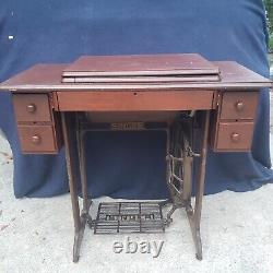 Antique SINGER Treadle Sewing Machine. AC Series. In Working Condition