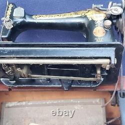 Antique SINGER Treadle Sewing Machine. AC Series. In Working Condition