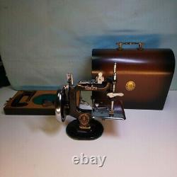 Antique Sewing Machine Singer Toy Sewing Machine with Case Vintage From Japan