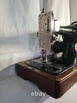 Antique Singer 128-3 AE 188053 Series Sewing Machine with light, and wooden case