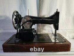 Antique Singer 128-3 AE 188053 Series Sewing Machine with light, and wooden case