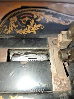 Antique Singer 12k Sewing Machine fiddle based & cased & shuttle bobbin as pics