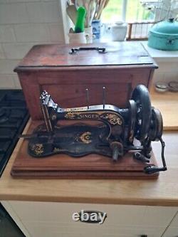 Antique Singer 12k Sewing Machine fiddle based & cased & shuttle bobbin as pics