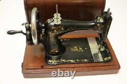 Antique Singer 1886 sewing machine in good working condition(10566179)
