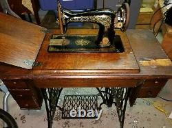 Antique Singer 1919, Treadle Sewing Machine G7221874. PUZZLE BOX & SPECIAL NEEDLE