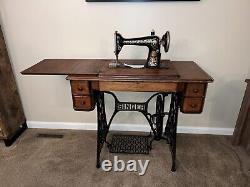 Antique Singer 1922 Sewing Machine Table