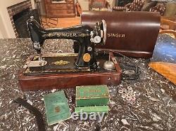 Antique Singer 1924 Model 99 Sewing Machine WithExtras EXTREMELY CLEAN