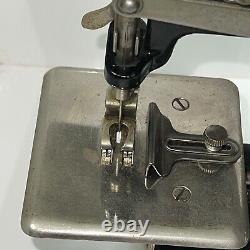 Antique Singer 20 Miniature Sewing Machine Salesman Sample Hand Crank Childs