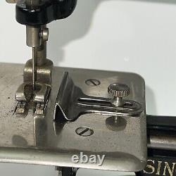 Antique Singer 20 Miniature Sewing Machine Salesman Sample Hand Crank Childs