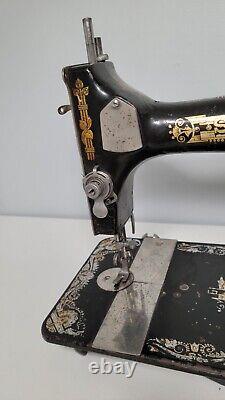 Antique Singer 27 Sewing Machine 1904, for home decor only, moving machine parts