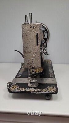 Antique Singer 27 Sewing Machine 1904, for home decor only, moving machine parts