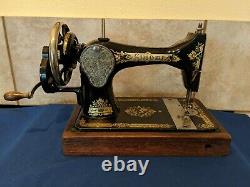 Antique Singer 28K Hand Crank Sewing Machine 1917 Clean Tested Works Great