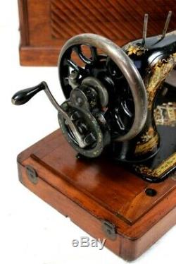 Antique Singer 28K Hand Crank Sewing Machine c1898 5778