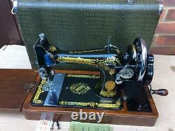 Antique Singer 28K Sewing Machine with Case and Instruction manual