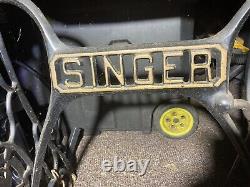 Antique Singer 66 sewing machine and desk, original Booklet Included 1954