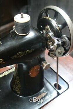Antique Singer 66K Treadle Sewing Machine in Oak Cabinet c1929 6343