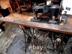 Antique Singer 72 W 19 Industrial Hemming Sewing Machine Duel Needles W Org Base