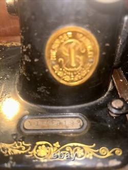 Antique Singer 99K Sewing Machine 1923 Need belt and serviceMotor Works