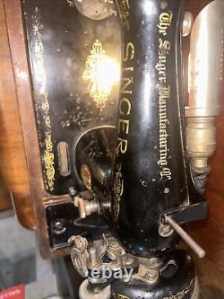 Antique Singer 99K Sewing Machine 1923 Need belt and serviceMotor Works