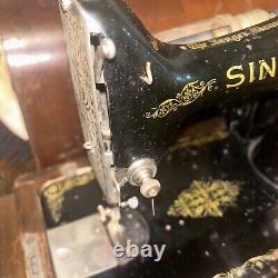 Antique Singer 99K Sewing Machine 1923 Need belt and serviceMotor Works