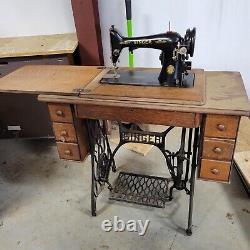 Antique Singer BA3-8 Sewing Machine AU52-17-1 with cabinet